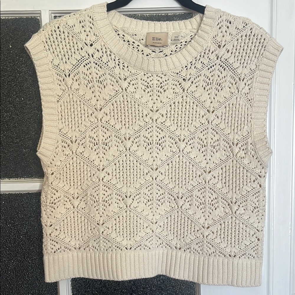 🐑 Cropped Pointelle Knit Cream Crocheted Sleeveles Sweater Vest Tank Elie Tahari